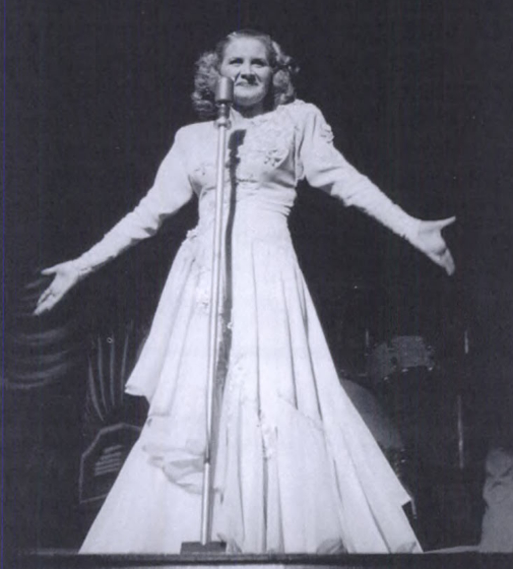 Read more about the article ROSE MARIE, WHO PERFORMED AT THE FLAMINGO OPENING IN 1946, REMEMBERS IT WELL